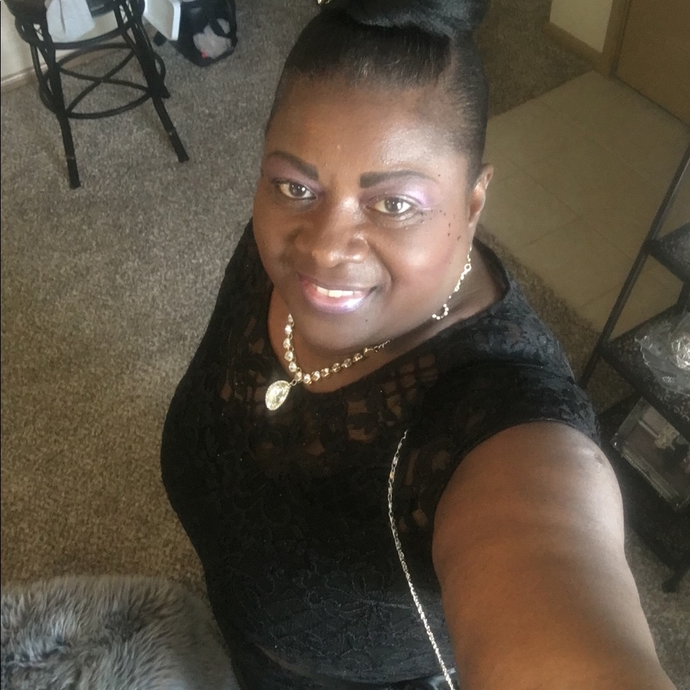 Meet your Posher, Valerie